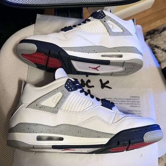 Size 11 - Jordan 4 Retro Mid Midnight Navy